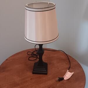 EUC Black Table Bedside Desk Lamp with Tan Lamp Shade